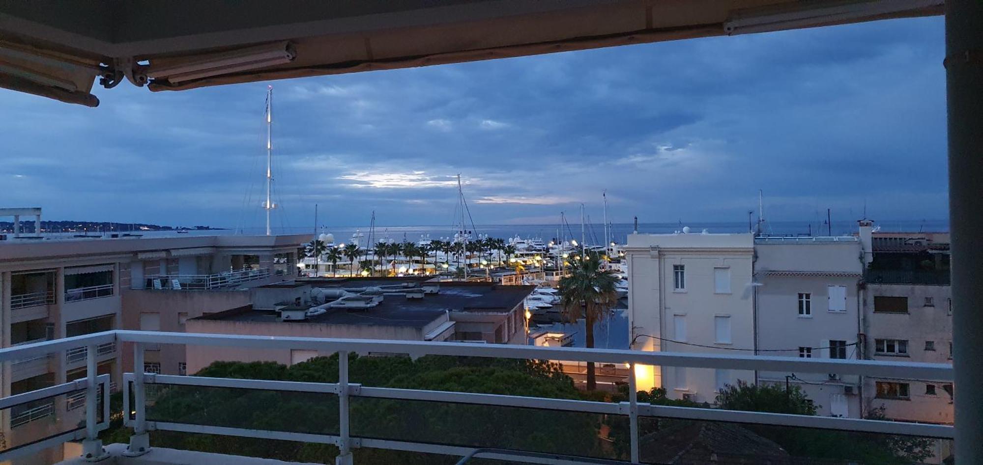 Standing Vue Mer Entre Cannes Et Antibes Golfe-Juan Bagian luar foto